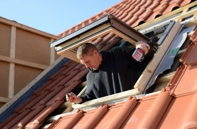 Pose de fenêtres de toit Velux à Siarrouy